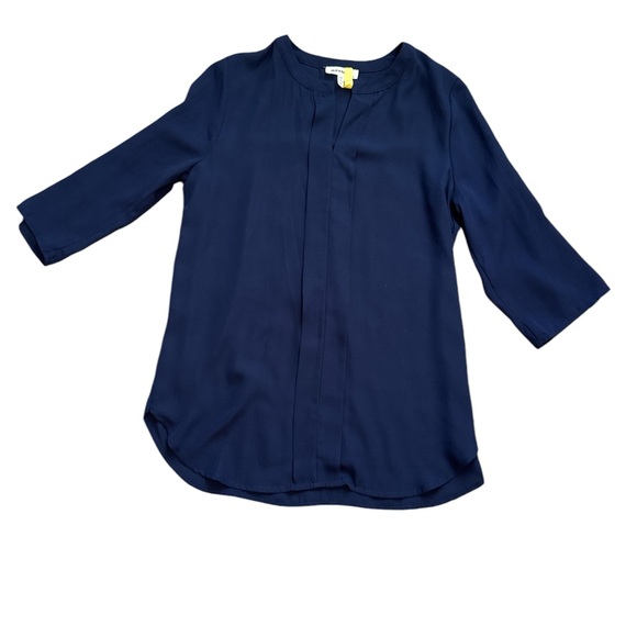 Cute blouse - Picture 2 of 4